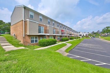 The Townhomes At Diamond Ridge Apartments - Windsor Mill, MD