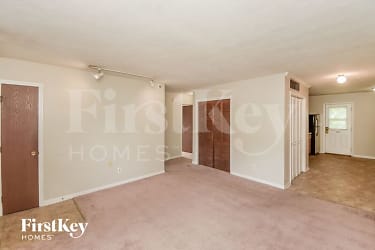 5691 Dobbs Ferry Dr - Indianapolis, IN