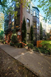 814 NW 22nd Ave - Portland, OR