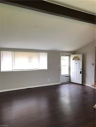 6705 Tupelo Dr unit 6705 - Bedford Heights, OH