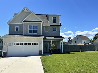 203 Misty Cove Ct - Sneads Ferry, NC