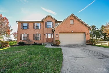 5984 Bluffs Dr - Middletown, OH