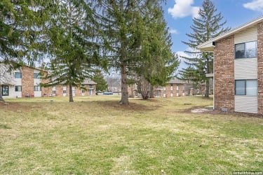3623 W College Ave unit 2 - Greenfield, WI