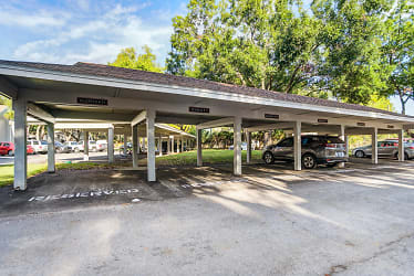 Lakes Of Northdale Apartments - Tampa, FL