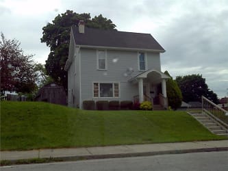 1211 College Ave - Huntington, IN