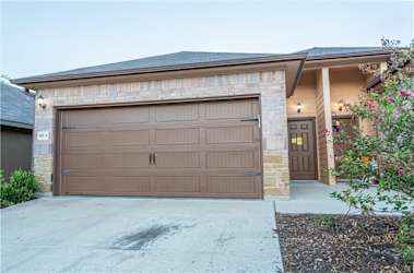 421 Jack Rabbit Ln unit B - Hays, TX