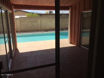 2601 E Cinnabar Ave Apartments - Phoenix, AZ