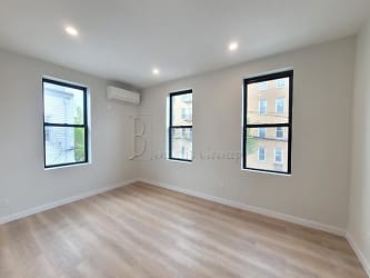 28-21 37th St unit 2 - Queens, NY