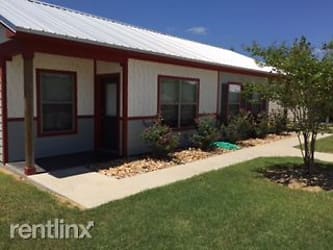 785 E Independence St unit 2 - Giddings, TX