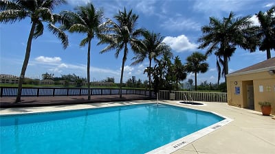 5200 NW 31st Ave #53 - Fort Lauderdale, FL