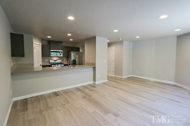 Modern 3BD Townhomes In Battle Ground! NEWLY-CONSTRUCTED W/ High-End Finishes! - undefined, undefined