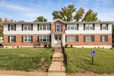 601 Broadmoor Dr unit H - Chesterfield, MO