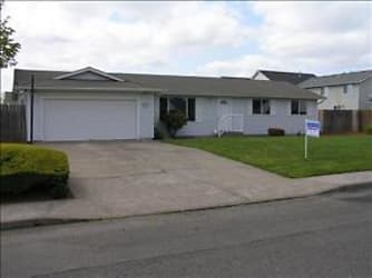 600 N 13th St - Independence, OR