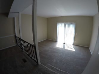 Carriage House Apartments - Englewood, OH