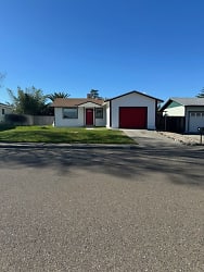 2535 Oriole Dr - Red Bluff, CA