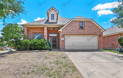 2916 Red Wolf Dr - Fort Worth, TX