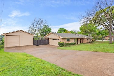 9031 Oriole Drive - Woodway, TX