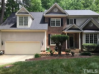 4925 Long Point Ct - Raleigh, NC