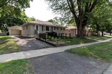 2632 13th Ave NW - Rochester, MN