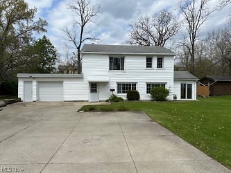 87 Maple Dr #UP - Hudson, OH