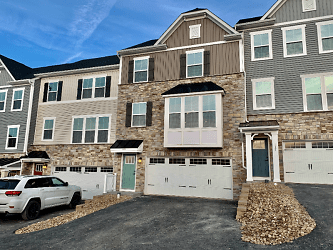 115 Moyer Hill Dr - Cranberry Township, PA