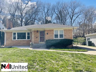 2831 Valley Dr - Sioux City, IA