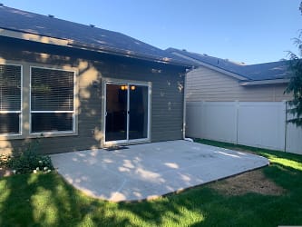 5642 N Armstrong Ave - Boise, ID