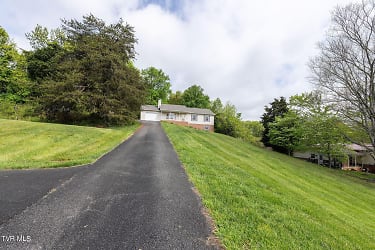 1606 Skyview Dr - Kingsport, TN