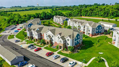 Colonial Pointe Apartments - Bellevue, NE