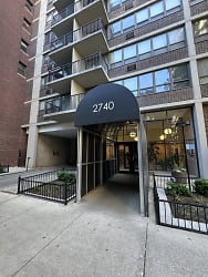 2740 N Pine Grove Ave #17A - Chicago, IL