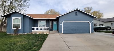 1260 Rosewood St - Mountain Home, ID