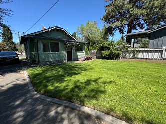 501 NW Newport Ave - Bend, OR