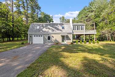 72 Shore Rd - Gilford, NH