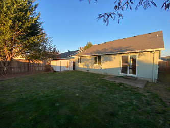 338 Park Pl S - Monmouth, OR