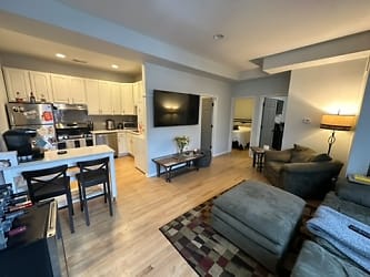 1325 W Wrightwood Ave unit 1R - Chicago, IL
