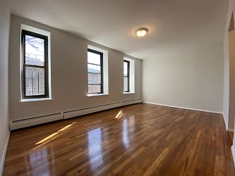152 Parkside Ave unit 4M - Brooklyn, NY
