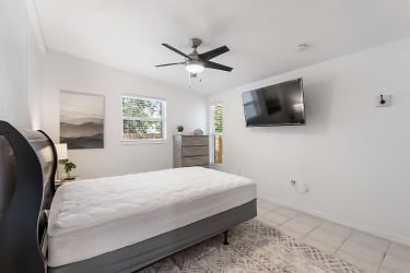 Room For Rent - Sarasota, FL