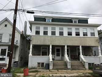 53 Roosevelt St - Paulsboro, NJ