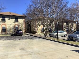 Three Villas Apartments - Austin, TX