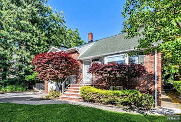 528 Winterburn Grove - Cliffside Park, NJ