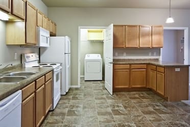 Willow Brooke Lodge Apartments - Minot, ND