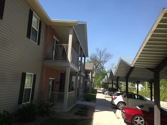 Weinbach Manor Apartments - Evansville, IN