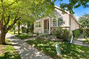 1861 Indian Hills Cir - Fort Collins, CO