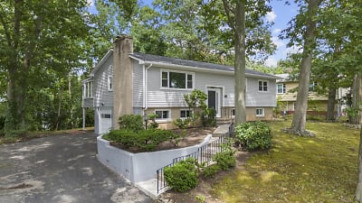 245 Homeside Ave - West Haven, CT