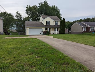 208 Meadowlake Dr - Radcliff, KY