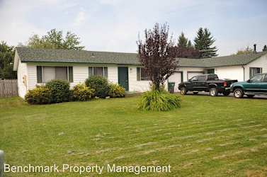 10371 N Hillview Dr - Hayden, ID