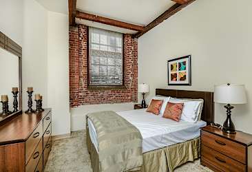 Bigelow Commons Apartments - Enfield, CT