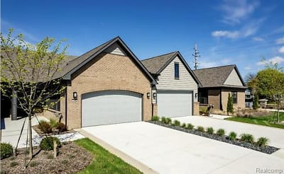 916 Heritage Dr - Bloomfield Township, MI