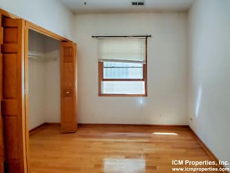 2741 N Southport Ave unit 2741-2S - Chicago, IL