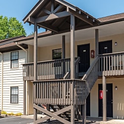 Country Club Apartments - Mooresville, NC
